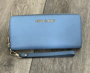 EUC Michael Kors Blue Saffiano Leather Continental Wristlet Wallet 35S5GTE9L - Picture 1 of 13