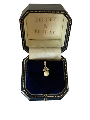 1985 Pearl Pendant 9ct Gold Cultured Pearl & Clear Stone Vintage Gold Pendant - Image 1 of 4