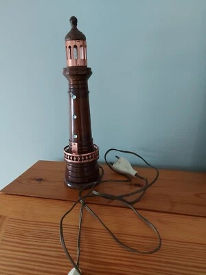 LAMPE DE TABLE FORME  PHARE - Photo 1/2