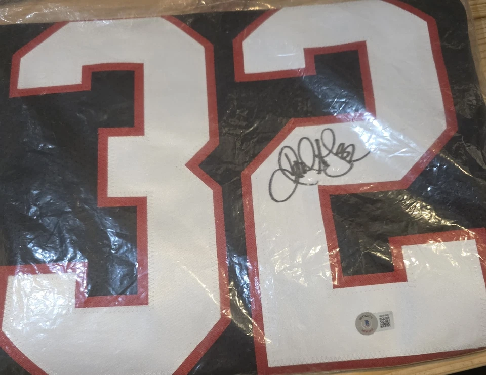 Camiseta de fútbol americano negra firmada por Jamal Anderson Atlanta Pro (JSA) Foto 1 de 3