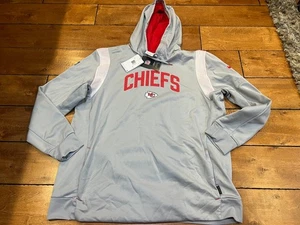 NIKE KANSAS CITY CHIEFS FOOTBALL ON FIELD THERMA FIT HOODIE SWEATSHIRT 2XL $85 - Picture 1 of 7