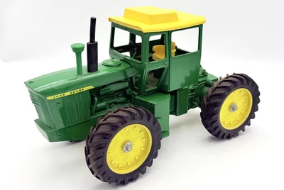 Vintage ERTL - John Deere 7520 Articulating Tractor - 1:16 Scale - Image 1 of 4
