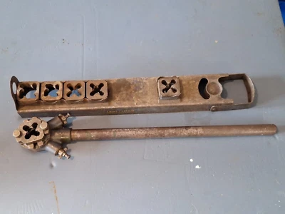 Vintage ratcheting Craftsman Square 6 Die Pipe Threader Set With Guides - Image 1 of 4