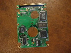 Fujitsu MHM2100AT, CA05429-B572000T, CANF35 C0E-3822 10 GB 2,5" IDE PCB - Imagen 1 de 1