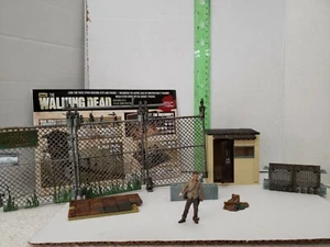 Walking Dead McFarlane Prison Set with Rick - Picture 1 of 10