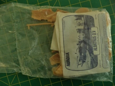 Albatros D.V  WWI German Fighter Model   Aurora Kit No. 752  1:48 scale - Image 1 of 2