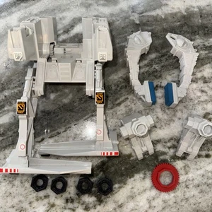 Milton Bradley ROBOTIX Parts:Walker, Foot,Gripper, Gear,Nuts- R-1000 2000 Series - Picture 1 of 5