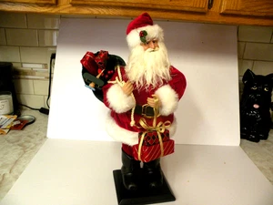 VINTAGE 17" WEIHNACHTSMANN FIGUR SAMT WEIHNACHTSDEKORATION - Bild 1 von 12