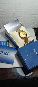 SEIKO Men's Watch Gold Tone Flex Band 7N43-9070 Day Date Quartz 37 mm NEW NIB - Picture 1 of 12
