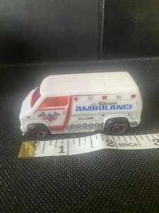 Hot Wheels 2007 Custom '77 Dodge Van - Trackside Ambulance - Picture 1 of 4