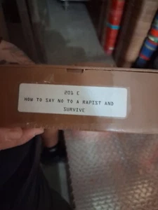 16mm educational film: HOW TO SAY NO TO A RAPIST AND SURVIVE - Foto 1 di 2