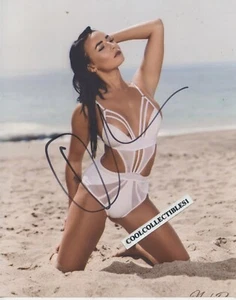 FOTO EN COLOR FIRMADA EN PERSONA POR CHERREL RIANA 8X10 - Imagen 1 de 1