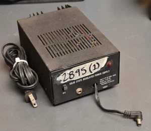 Fuente de alimentación DC regulada de estado sólido 13,8 V para accesorios de vehículos de 12 V - Imagen 1 de 8