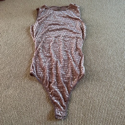 Body sin mangas Skims Sienna con guante de terciopelo, talla mediana nuevo con etiquetas Foto 1 de 4