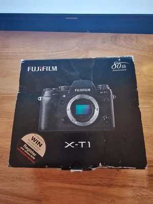 Fujifilm X-T1 - Boxed, 16 GB SD, 3x Rechargable Batteries, Dual Battery Charger - Image 1 of 4