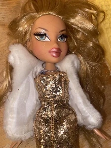 Vintage Bratz Rooted Eyelashes Movie Doll Gold Glittery Dress White Fur Coat - Picture 1 of 6