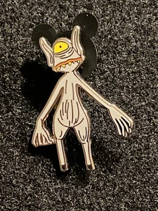 2020 Mystery Pins from Tim Burton's Nightmare Before Christmas - Cyclops - Picture 1 of 4