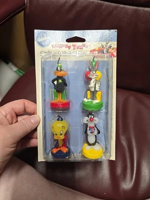 Looney Tunes Candles & Cake Decorations Wilton Enterprises NIBS Vtg '94 28119600 Foto 1 de 4