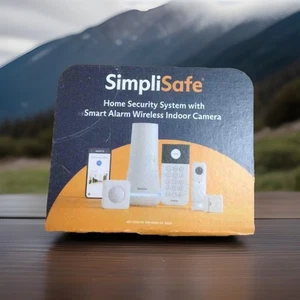 ** NEW** SimpliSafe 8-Piece Home Security System With Indoor/Outdoor Camera - Picture 1 of 2