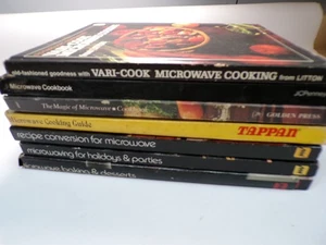 Vintage 1980 Microwave Cookbooks Bundle - Set of 7 Hardcover Recipe Books - Bild 1 von 12