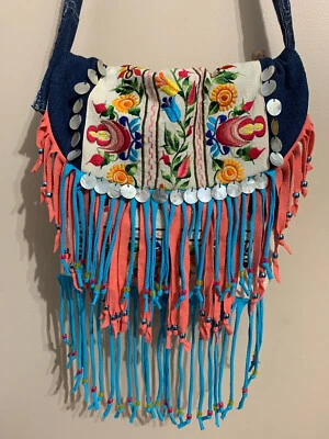 BOLSO BANDOLERA BOHO BAGS Denim Floral Bordado Reciclado Flecos Cuentas Conchas Foto 1 de 4