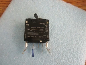 Idec Izumi Corp. Modello: NH1S-1111 Protezione circuito monopolare  - Foto 1 di 1