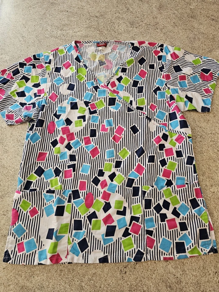 Sherly Women's Print Scrub Top Size M - Image 1 of 4