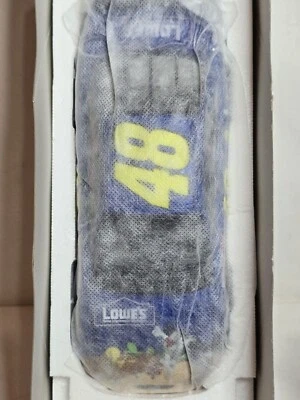 2002 Jimmie Johnson #48 Lowe's Looney Tunes Rematch Monte Carlo 1/24 Action - Image 1 of 4