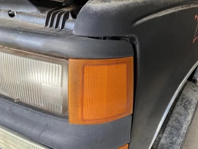 Угловой/парковочный фонарь для водителя боковой габаритный фонарь подходит для пикапа 94-02 CHEVROLET 3500 1882716 - Изображение 1 из 4