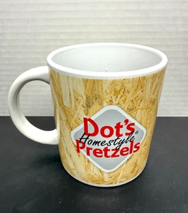 Dot's Homestyle Brezels XL Kaffeebecher zweimal geschnitten einmal Snack oft Ace - Bild 1 von 9