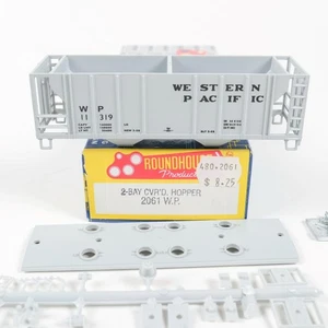 Roundhouse HO Scale Western Pacific WP #11319 2 Bay Covered Hopper Kit 2061 - Bild 1 von 4