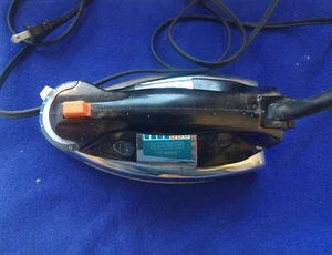 BLACK+DECKER The Classic Iron, F67E-T, Aluminum Soleplate, Steam or Dry Ironing, - Picture 1 of 6
