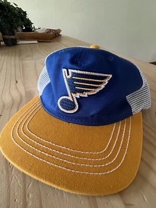NHL Blues Mesh hat youth Blue, White & Yellow - Picture 1 of 5