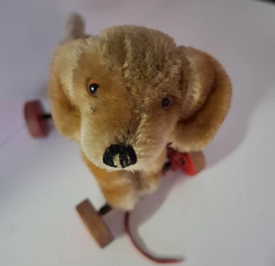 Alter Steiff Dackel  auf rädern ca. 12 cm Hoch und ca. 14 cm Lang - Bild 1 von 4