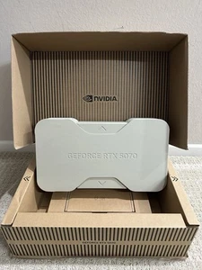 New NVIDIA GeForce RTX 5070 Founders Edition FE GDDR7 12GB Graphics Card GPU - Picture 1 of 2