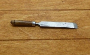 Cincel en miniatura para casa de muñecas de Sir Thomas pulgar - Imagen 1 de 1