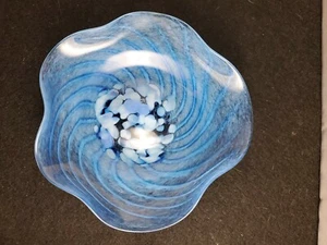 Beautiful vintage hand blown glass blue candy dish - Picture 1 of 10