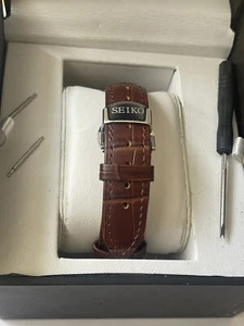 Seiko Solar Brown Croc Leather Strap 22mm Push Button Butterfly Deployment Clasp - Picture 1 of 8