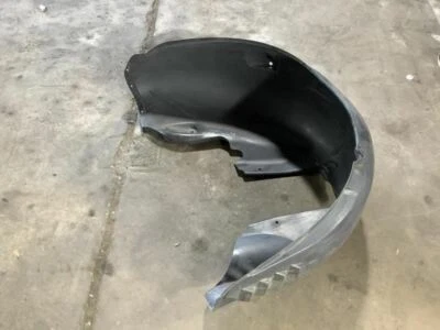 Dodge Magnum 2008 guardabarros interior trasero izquierdo lado del conductor revestimiento salpicaduras timonera Foto 1 de 4