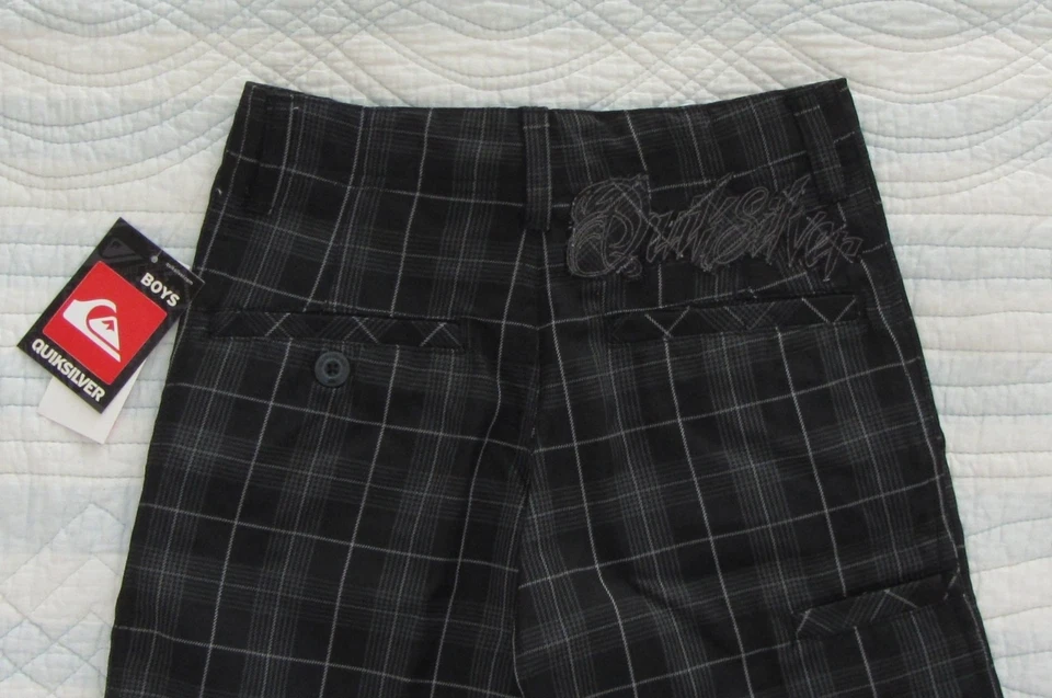 NUEVO CON ETIQUETAS QUIKSILVER It's All Good Boys S 22 23 Pantalones Cortos a Cuadros Negro Bermudas Niños Parte Inferior Foto 1 de 4