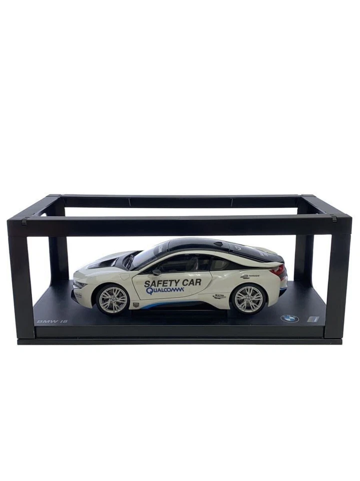 PARAGON Mini Car WHT BMW i8 1 18 Preowned - Image 1 of 4