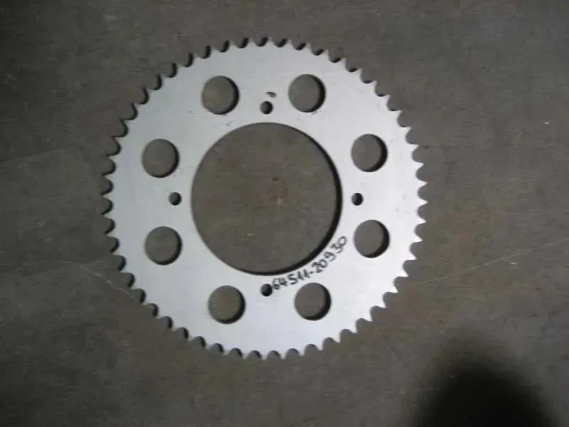 SUZUKI RM 80 KETTENRAD ANTRIEBSRAD SPROCKET 52 ZÄHNE ALURAD CROSS 64511-20930 - Bild 1 von 1