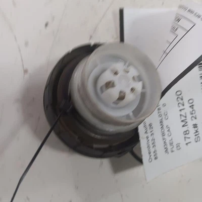Tapa combustible tanque gasolina Mazda CX-5 2019 2020 2021 2022 Foto 1 de 4