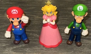 2015 Jakks Super Mario 5” Figures Mario Luigi Princess Peach - Picture 1 of 4