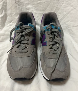 NEW BALANCE MENS PRE OWNED ML574SML SNEAKERS SIZE 11 2E WIDTH GREY/PURPLE/BLUE - Picture 1 of 6