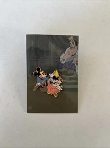  Disney Mystery Pin & Card - Mickey Through The Years - 1938 Minnie - Picture 1 of 2