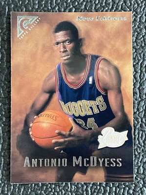 🔥ANTONIO MCDYESS 1995-96 TOPPS GALLERY NEW EDITION PLAYERS PRIVATE ISSUE HOLO🔥 - Image 1 of 2