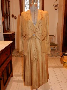 ANTIQUE EARLY 1900s 2 PIECE GOLD SILK OUTFIT - Picture 1 of 12