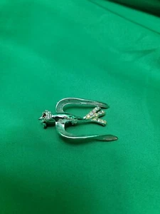 VINTAGE SILVER TONE RHINESTONE BIRD IN FLIGHT PIN - Picture 1 of 7
