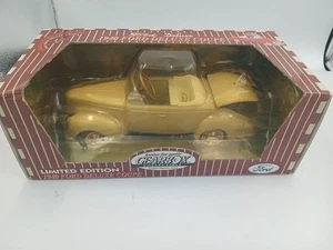 Gearbox Collectible 1940 Ford Deluxe Coupe Dune Beige Moneybox (Chain Driven) - Picture 1 of 9